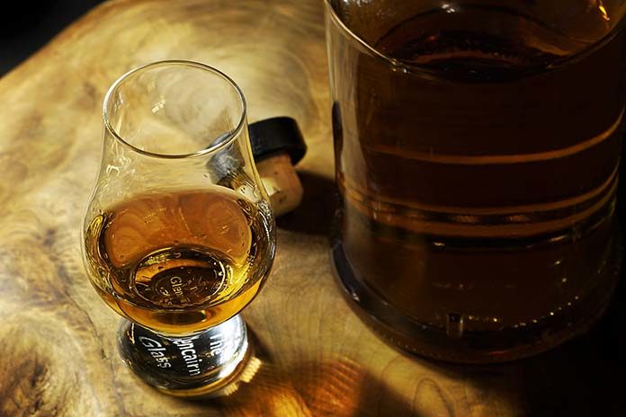 Czym różni się american whiskey od jej europejskiego odpowiednika?