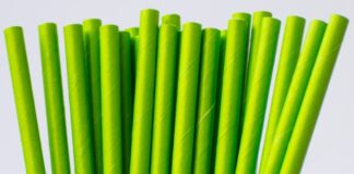 Żyjmy ekologicznie- biodegradowalne słomki