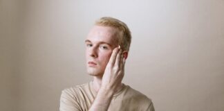 Jak pozbyć się przebarwień na twarzy