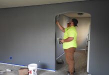 Jak malować sufit i ściany bez smug