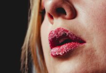 Jakie błyszczyki do ust polecacie dla osób z wrażliwymi ustami?