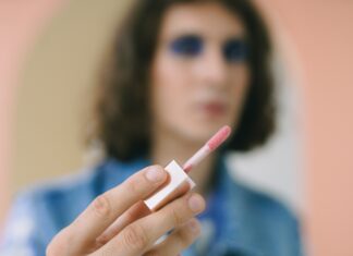 Czy błyszczyki do ust są bezpieczne dla zdrowia? 7. Czy błyszczyki do ust są bezpieczne dla zdrowia?