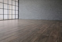 Podłoga odporna na codzienne wyzwania – zalety paneli winylowych w domu rodzinnym Podłoga